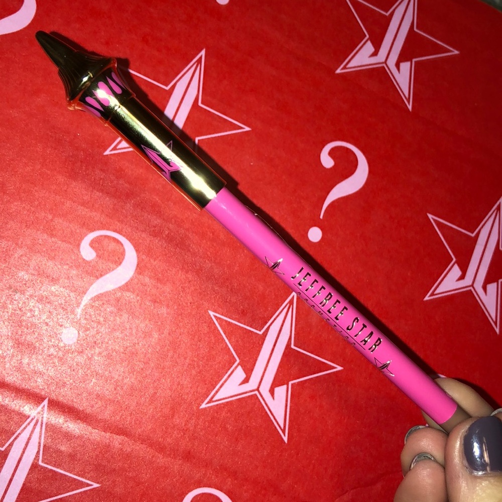 Jeffree Star lip liner in posh spice